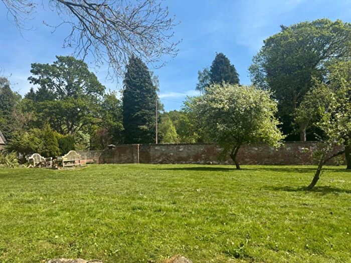 1 Bedroom Flat To Rent In Woodleigh Hall Mews, Knott Lane, Rawdon, LS19