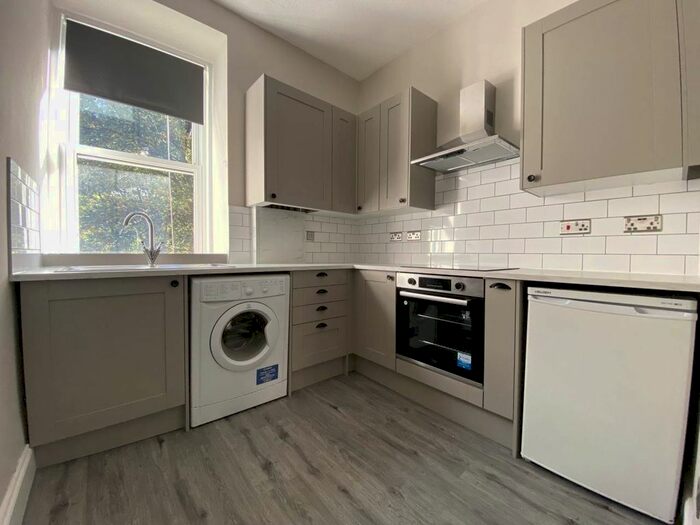 1 Bedroom Flat To Rent In Drumdryan Street, Edinburgh, EH3