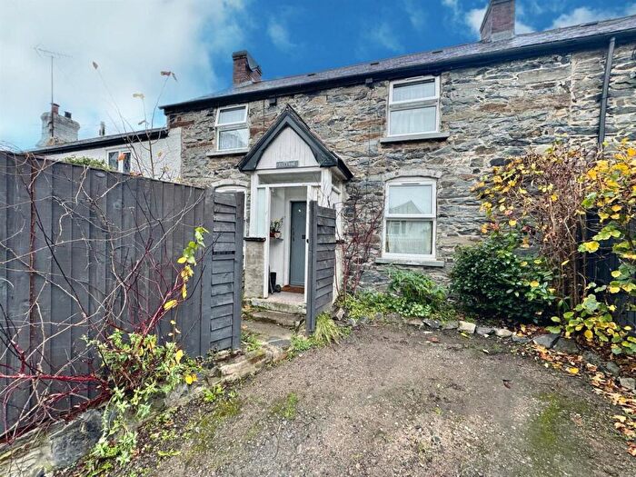 2 Bedroom House For Sale In Water Street, Llanfairtalhaiarn, Abergele, LL22
