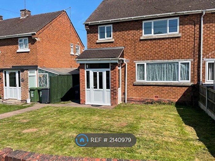 3 Bedroom Semi-Detached House To Rent In Hawthorn Road, Redditch, B97