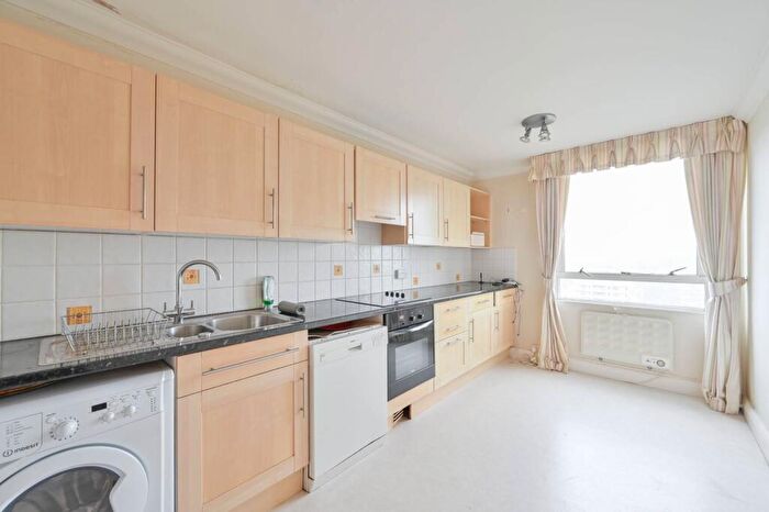 2 Bedroom Flat For Sale In Osprey Heights, Battersea, London, SW11