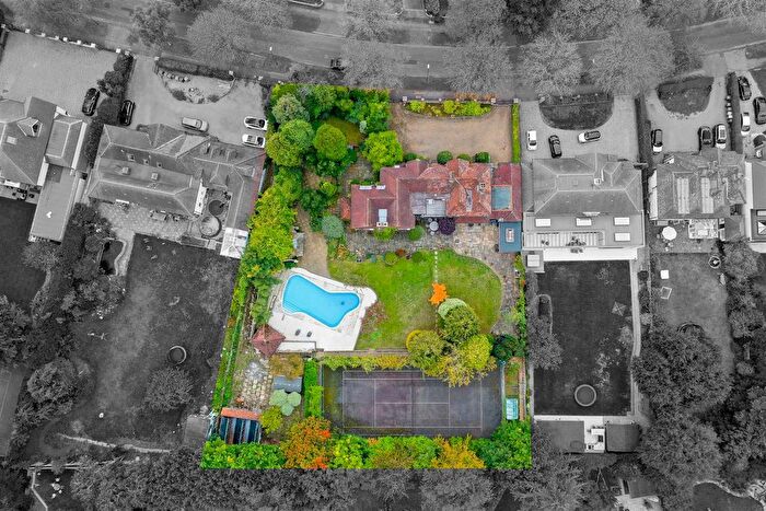 6 Bedroom Detached House For Sale In The Highway, South Sutton, SM2