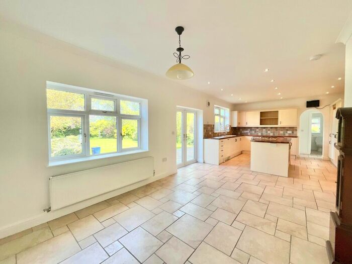 4 Bedroom Detached House For Sale In Chestnut Avenue, Shavington, CW2
