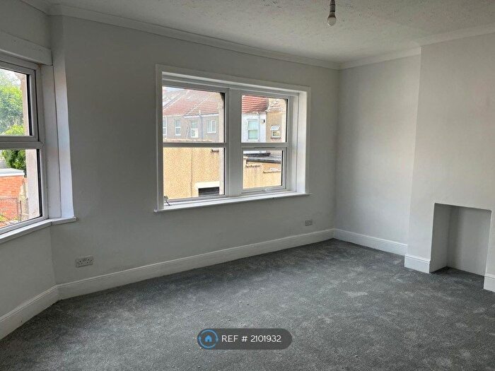 3 Bedroom Semi-Detached House To Rent In Avonvale Road, Bristol, BS5