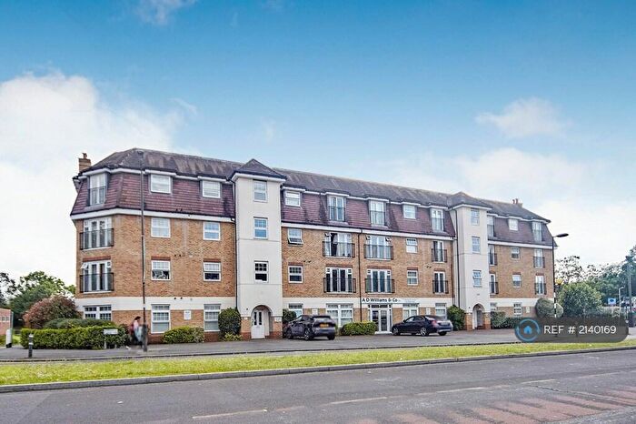 2 Bedroom Flat To Rent In Green Lane, Morden, SM4