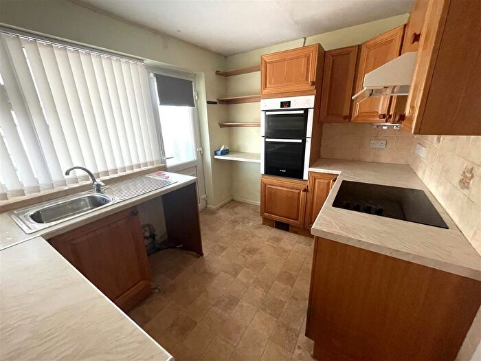 2 Bedroom Bungalow For Sale In Oldmixon Road, Weston-Super-Mare, BS24
