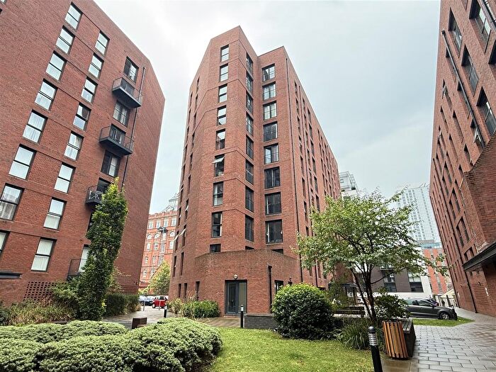 2 Bedroom Flat For Sale In Sillavan Way, Salford, M3