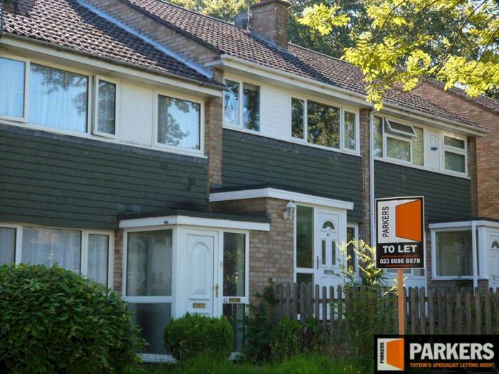 3 Bedroom Terraced House To Rent In Petworth Gardens, Lordswood, SO16