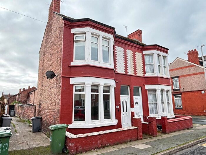 3 Bedroom Semi-Detached House For Sale In Edinburgh Road, Wallasey, CH45