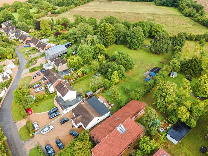 4 Bedroom Detached House For Sale In Lowfields, Little Eversden, Cambridge, Cambridgeshire, CB23