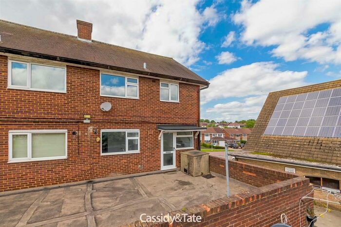 3 Bedroom Maisonette To Rent In Wycombe Place, St. Albans, AL4