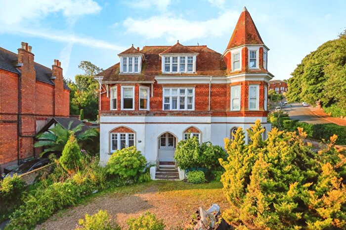 2 Bedroom Flat To Rent In Silverdale Road, Eastbourne, BN20