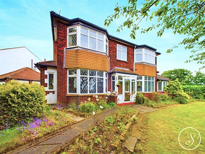 4 Bedroom Detached House To Rent In Alwoodley Lane, Alwoodley, Leeds, LS17