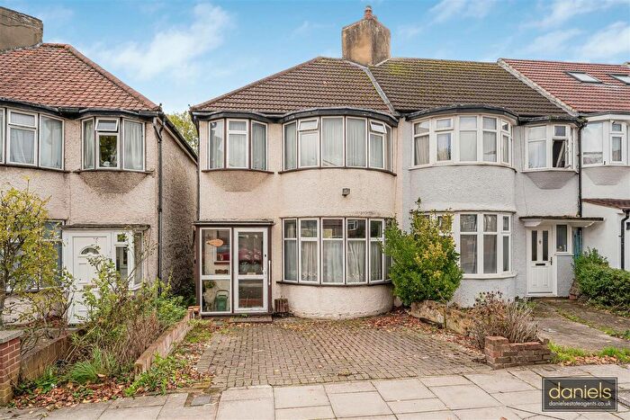 3 Bedroom End Terrace House For Sale In Gainsboro Gardens, Greenford, UB6