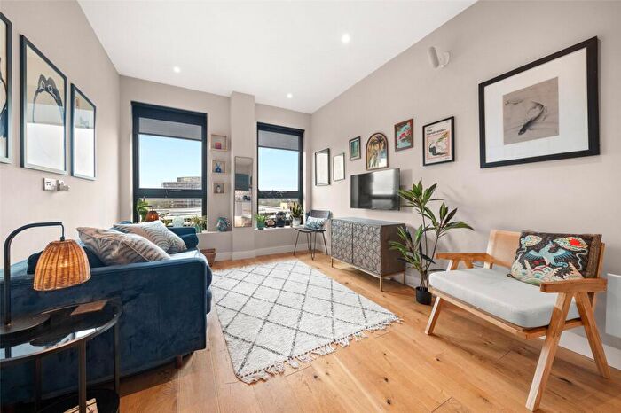 1 Bedroom Apartment For Sale In The Ring, Bracknell, Berkshire, RG12