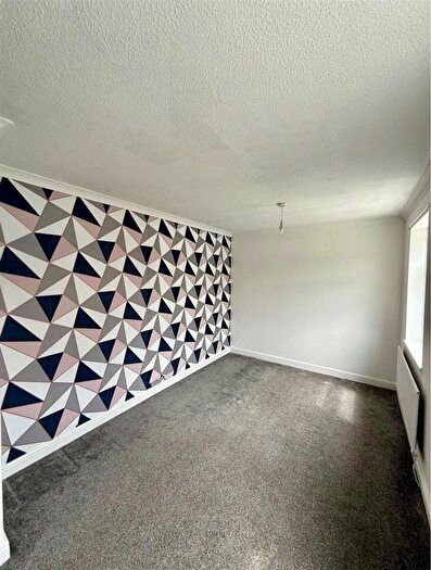 2 Bedroom End Of Terrace House To Rent In Shapinsay Drive, Rubery, Rednal, B45