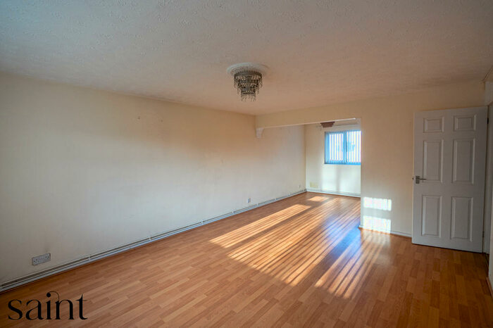 2 Bedroom Flat To Rent In Ribblesdale Court, Chilwell, Nottingham, NG9