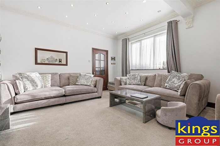 3 Bedroom Maisonette For Sale In Leopold Road, Walthamstow, E17
