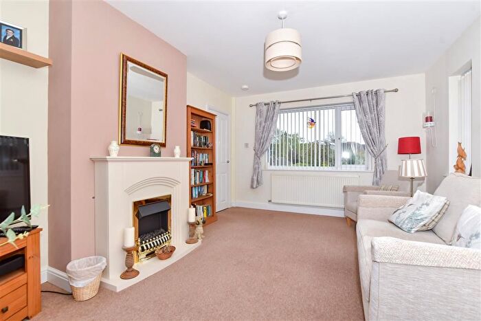 3 Bedroom Detached Bungalow For Sale In The Street, Willesborough, Ashford, Kent, TN24