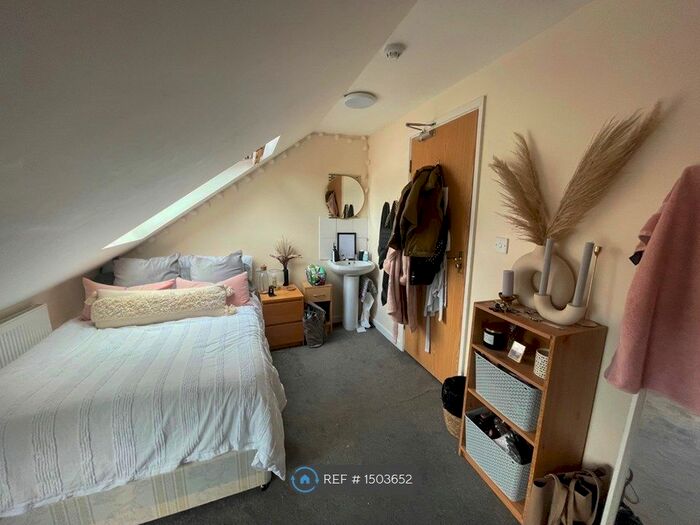 6 Bedroom Terraced House To Rent In Blenheim Road, Reading, RG1