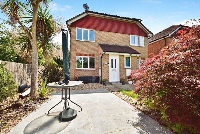1 Bedroom Semi-Detached House For Sale In Wilson Avenue, Rochester, Kent, ME1
