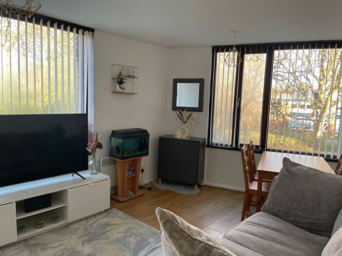 1 Bedroom Flat To Rent In Parklands Gardens, Walsall, WS1