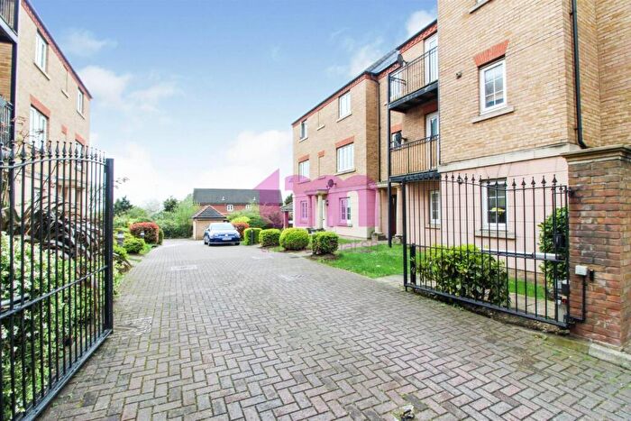 2 Bedroom Apartment For Sale In Philip Sidney Court, Chafford Hundred, RM16