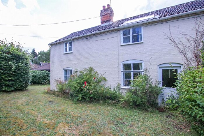 4 Bedroom Semi Detached House For Sale In Potters Street, Theberton, IP16