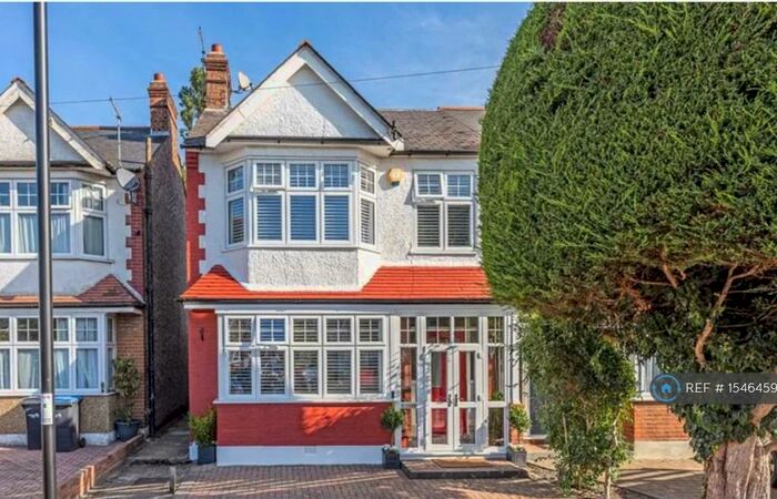 4 Bedroom Terraced House To Rent In Chase Side Avenue, Enfield, EN2