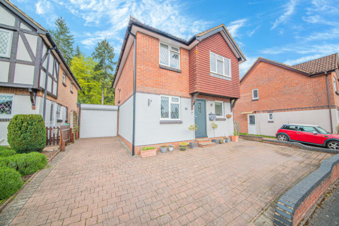 4 Bedroom Detached House For Sale In Mitre Copse, Bishopstoke, Eastleigh, SO50