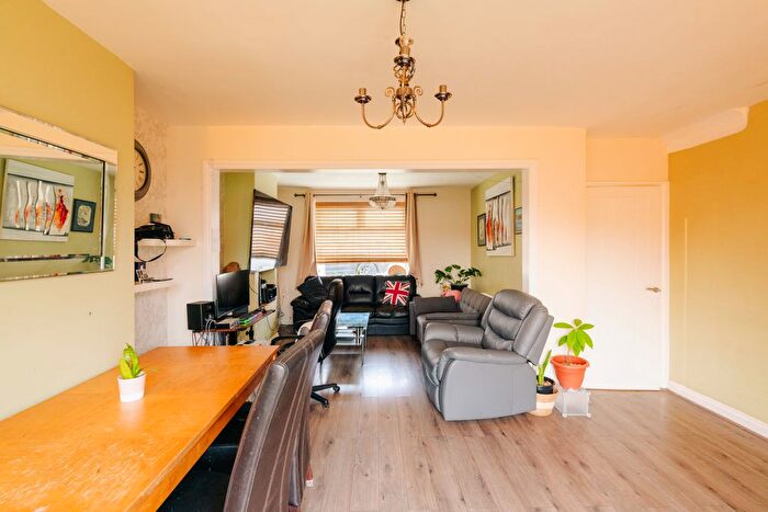 4 Bedroom Semi-detached House For Sale In Crossways Road, Knowle Park, Bristol, BS4