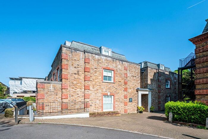 2 Bedroom Flat To Rent In Mycenae Road, Blackheath, London, SE3