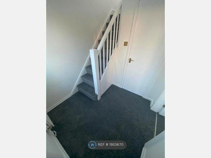 3 Bedroom Semi-Detached House To Rent In Light Oaks Road, Salford, M6