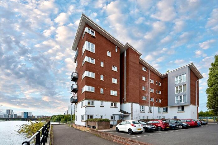 2 Bedroom Flat For Sale In Jim Driscoll Way, Cardiff Bay, CF11