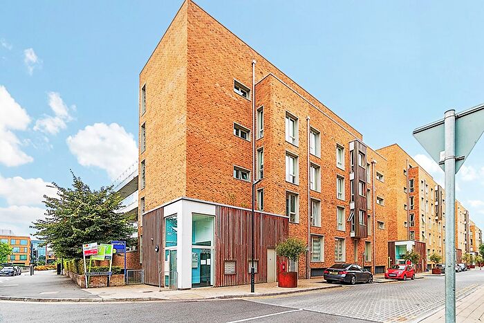 2 Bedroom Flat To Rent In Kidwells Close, Maidenhead, SL6