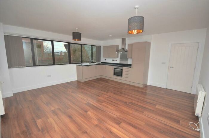 1 Bedroom Apartment For Sale In Walton Street, Aylesbury, HP21