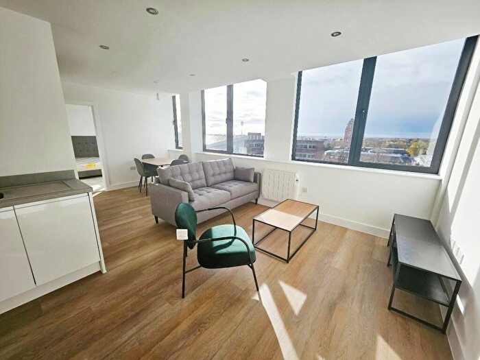 1 Bedroom Apartment To Rent In Alexander House, Old Trafford, M16