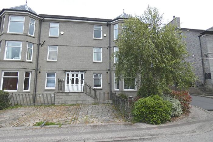 2 Bedroom Flat For Sale In A, Deemount Terrace Flat, Aberdeen, AB11