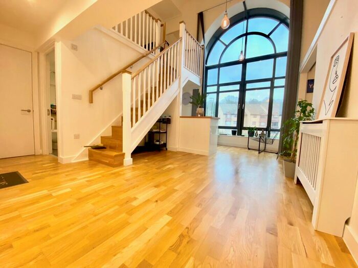 2 Bedroom Apartment To Rent In Whyteleafe Hill, CR3