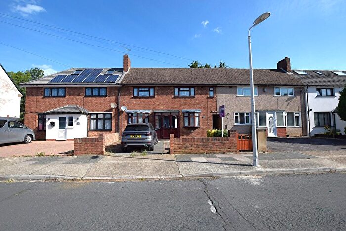 3 Bedroom Terraced House To Rent In Lynton Avenue, Romford, RM7