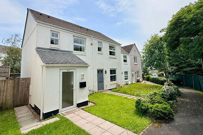 2 Bedroom Semi-Detached House For Sale In Round Ring Gardens, Penryn, TR10