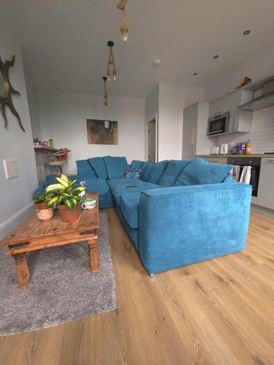 2 Bedroom Apartment To Rent In Richmond Road, Leeds, West Yorkshire, LS6