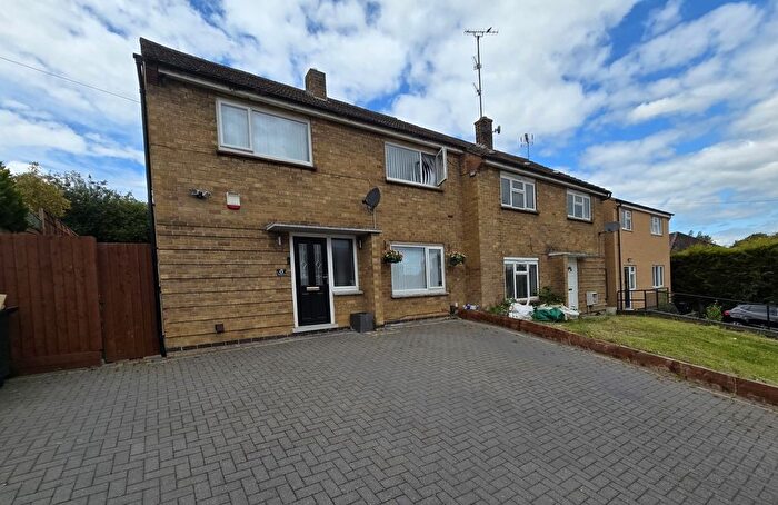4 Bedroom Semi-Detached House To Rent In Dulley Avenue, Wellingborough, Northamptonshire., NN8