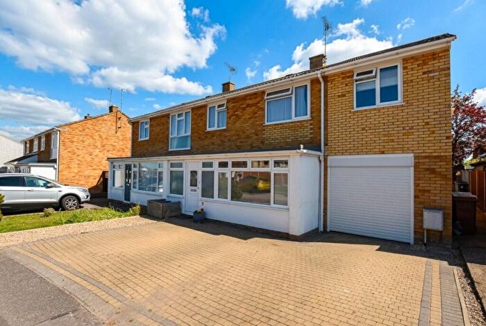 5 Bedroom Semi Detached House For Sale In Longhams Drive, South Woodham Ferrers, CM3