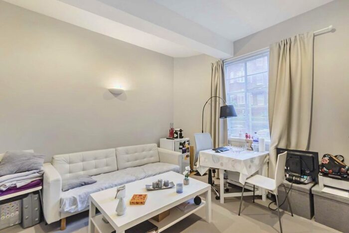 1 Bedroom Flat To Rent In Hamlet Gardens, London, W6