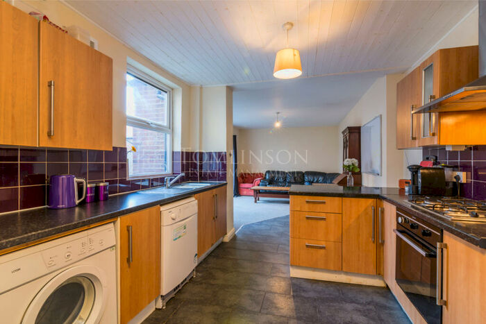 6 Bedroom Semi-Detached House To Rent In Gregory Avenue, Lenton, Nottingham, NG7