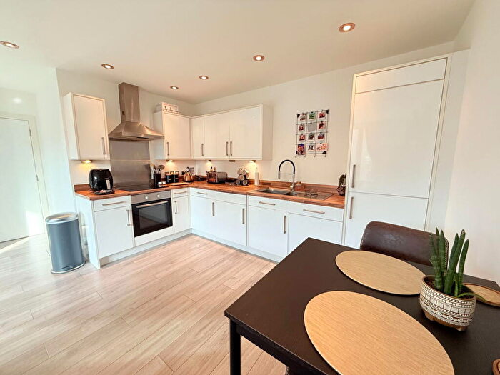 2 Bedroom Flat For Sale In Cornwood House, Cornwood Lane, Dickens Heath, B90
