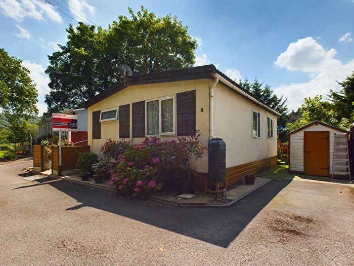 2 Bedroom Mobile/park Home For Sale In Wyelands Park, Lower Lydbrook, GL17