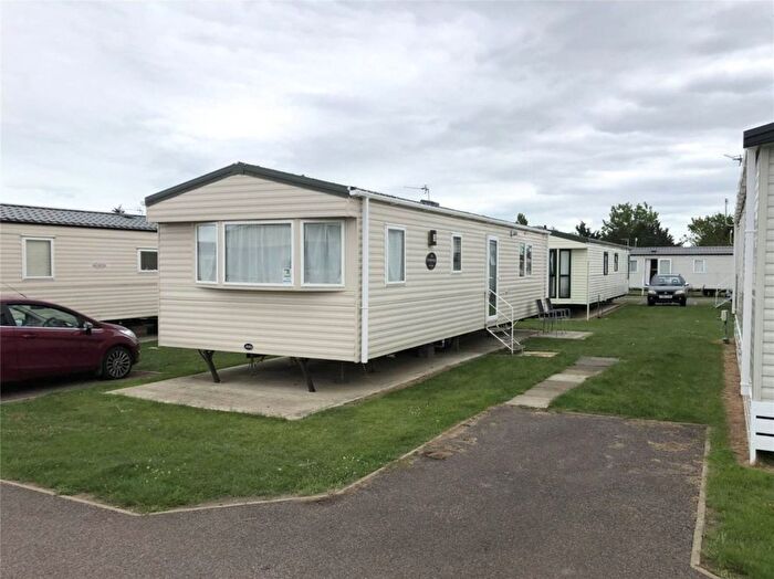2 Bedroom Mobile/park Home For Sale In Southminster, CM0