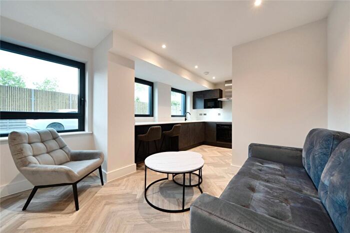 1 Bedroom Flat To Rent In Cockfosters Road, Barnet, EN4